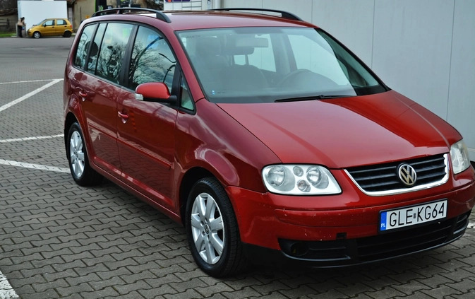 Volkswagen Touran cena 9900 przebieg: 334000, rok produkcji 2005 z Koprzywnica małe 92